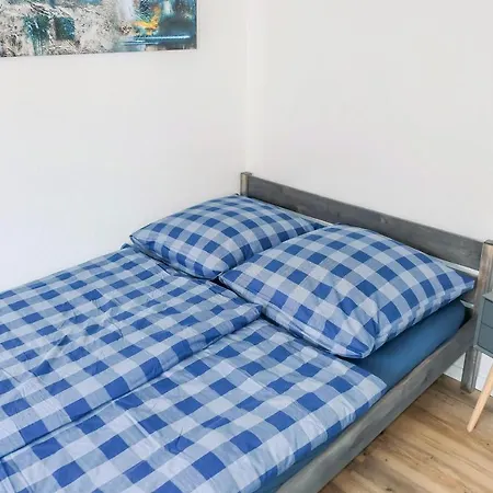 Wohlfuehlwohnung Im Zentrum Mit 24-7 Self Check-in, Wlan & Smart Tv * Киль