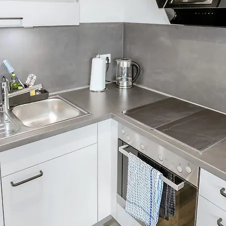 Wohlfuehlwohnung Im Zentrum Mit 24-7 Self Check-in, Wlan & Smart Tv Апартаменты *